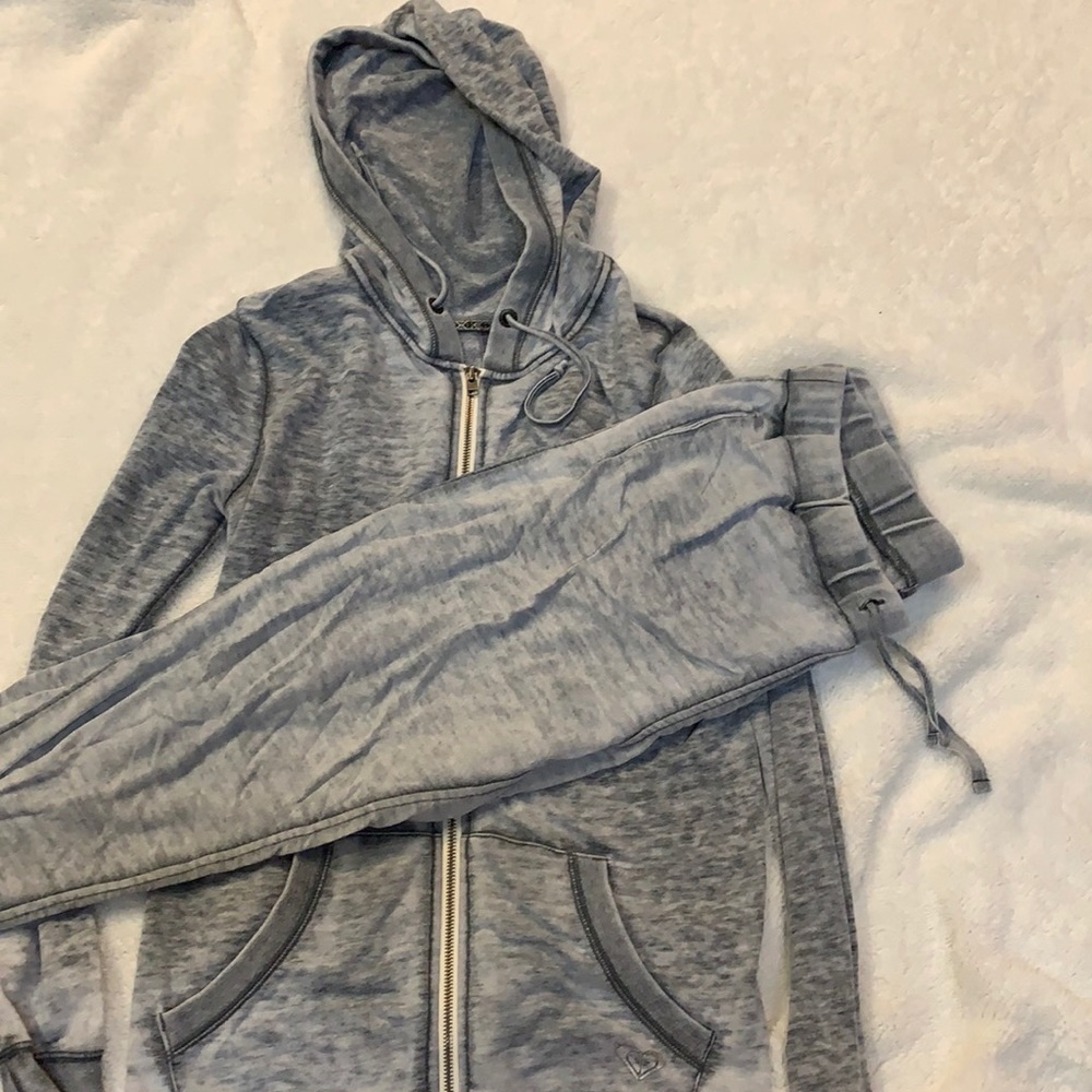 - ROXY sweatpants & zip up jacket SET